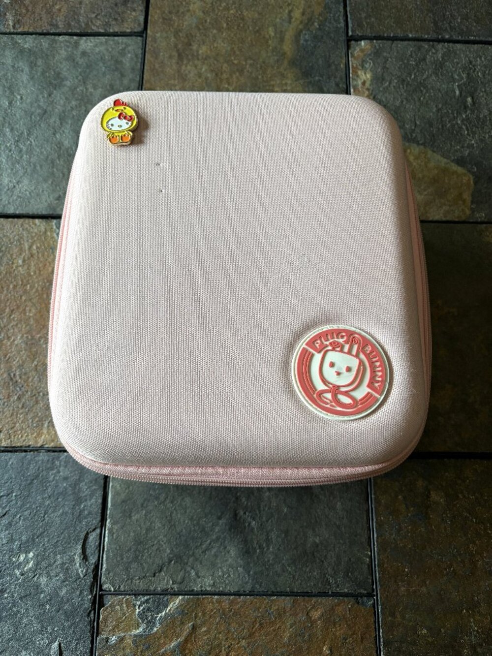 GeekShare Plug Bunny Nintendo Switch carrying case - pink (no strap)